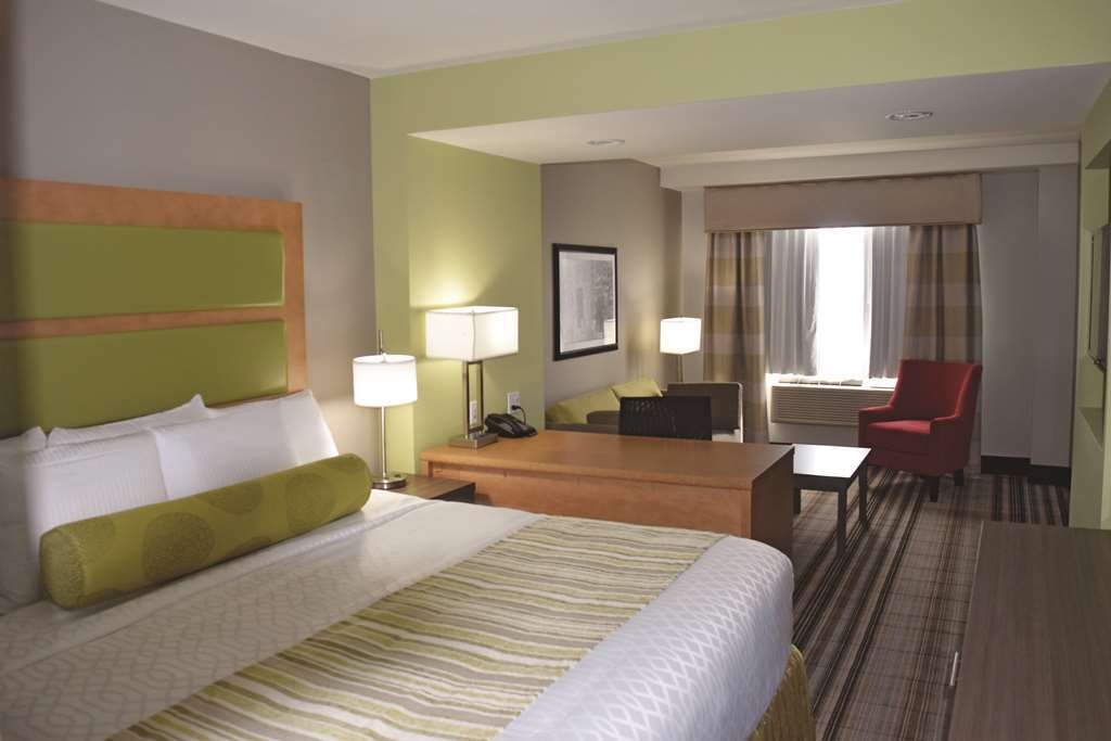 La Quinta Inn & Suites Far Rockaway - Beach Hotel Нью-Йорк Номер фото