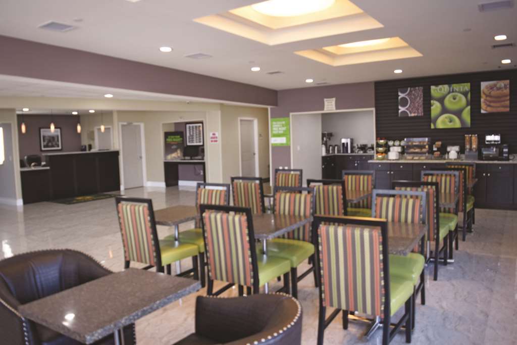 La Quinta Inn & Suites Far Rockaway - Beach Hotel Нью-Йорк Удобства фото