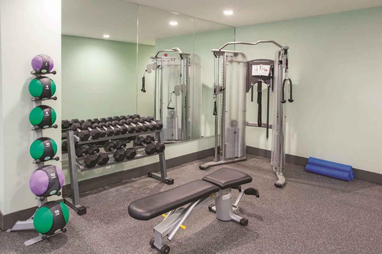La Quinta Inn & Suites Far Rockaway - Beach Hotel Нью-Йорк Экстерьер фото