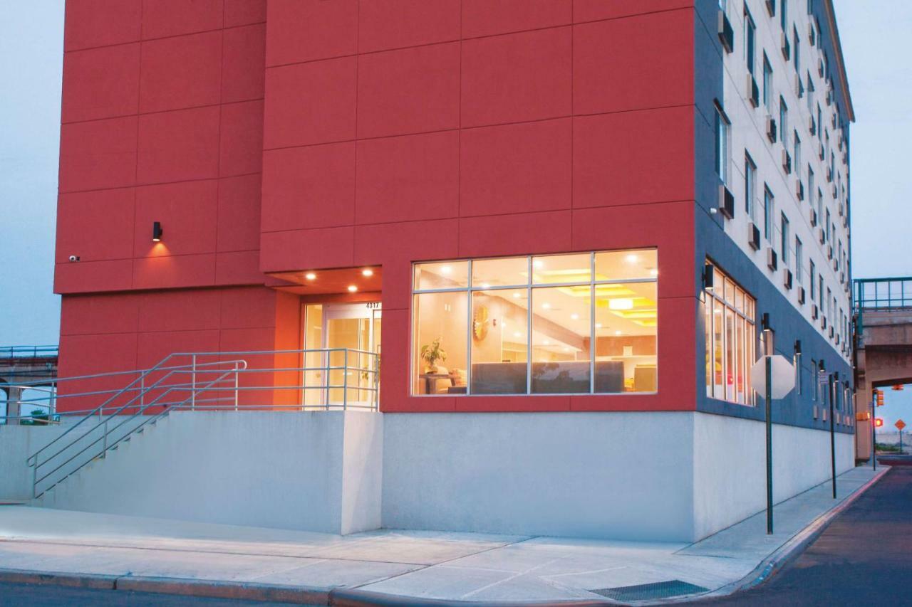 La Quinta Inn & Suites Far Rockaway - Beach Hotel Нью-Йорк Экстерьер фото