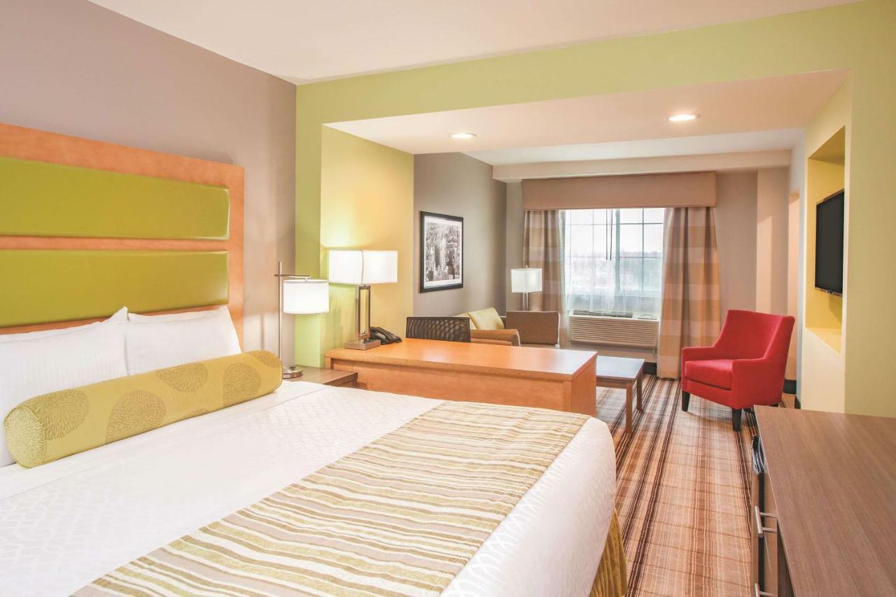 La Quinta Inn & Suites Far Rockaway - Beach Hotel Нью-Йорк Экстерьер фото